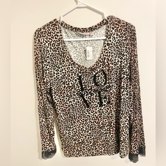 La Vie en rose Sz M Soft Jersey Long Sleeve Shirt “Love” leopard print - Picture 3 of 7